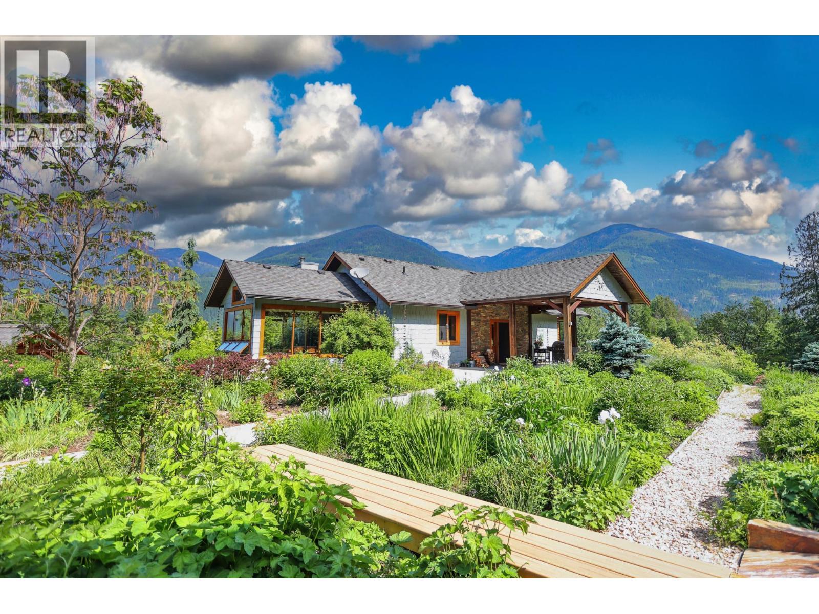 6890 Harrop-Procter Road, Harrop, British Columbia  V1L 6R2 - Photo 6 - 10339364