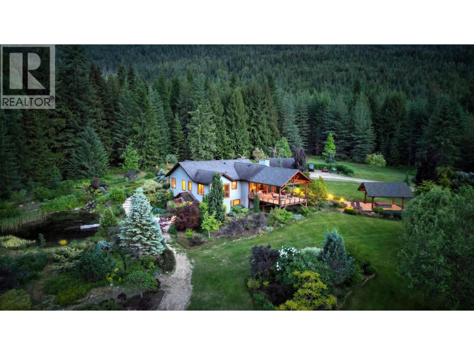 6890 HARROP-PROCTER Road, Harrop, British Columbia