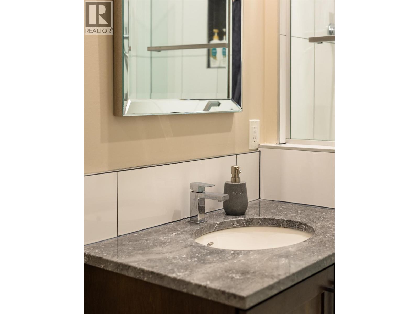 1500 Holland Street, Nelson, British Columbia  V1L 3E2 - Photo 32 - 10343855