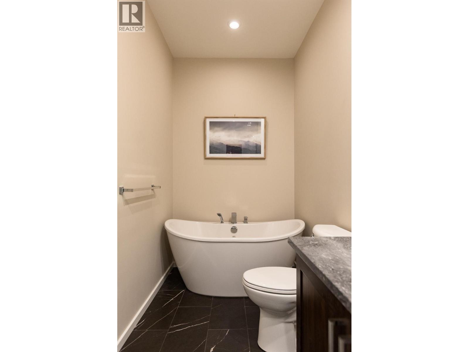 1500 Holland Street, Nelson, British Columbia  V1L 3E2 - Photo 30 - 10343855