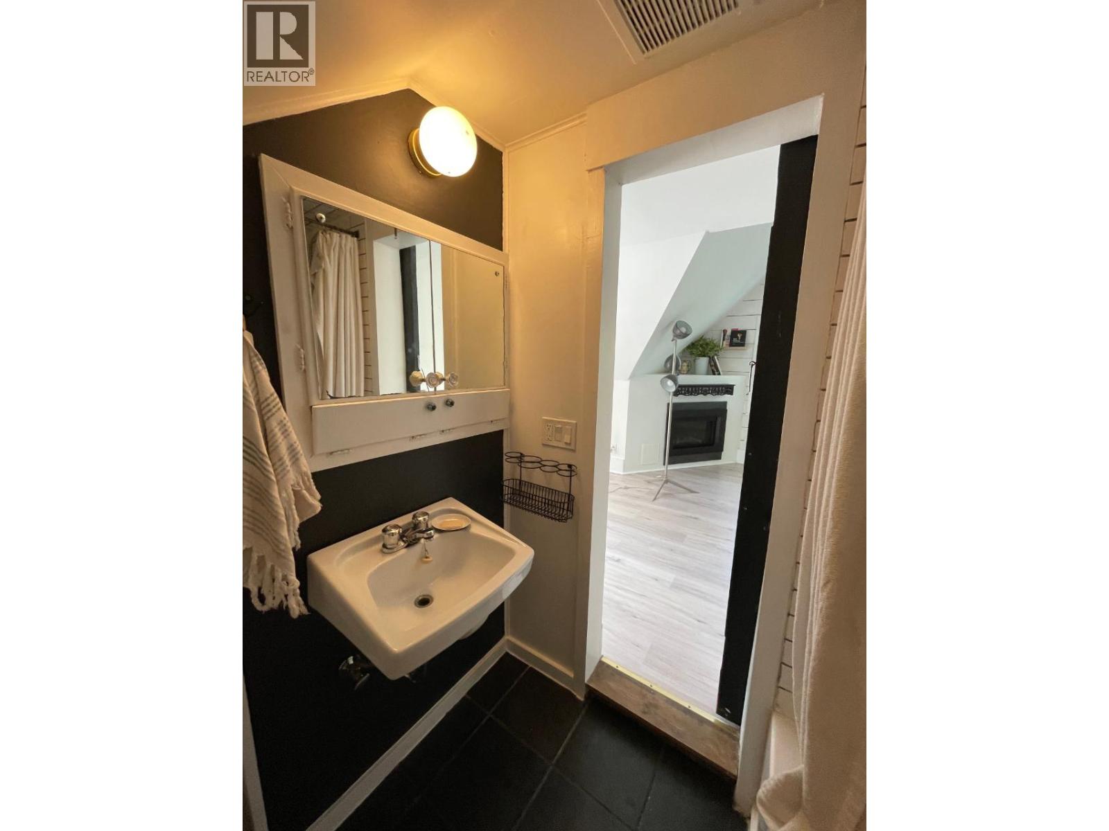 723 Hendryx Street, Nelson, British Columbia  V1L 2B1 - Photo 78 - 10330571