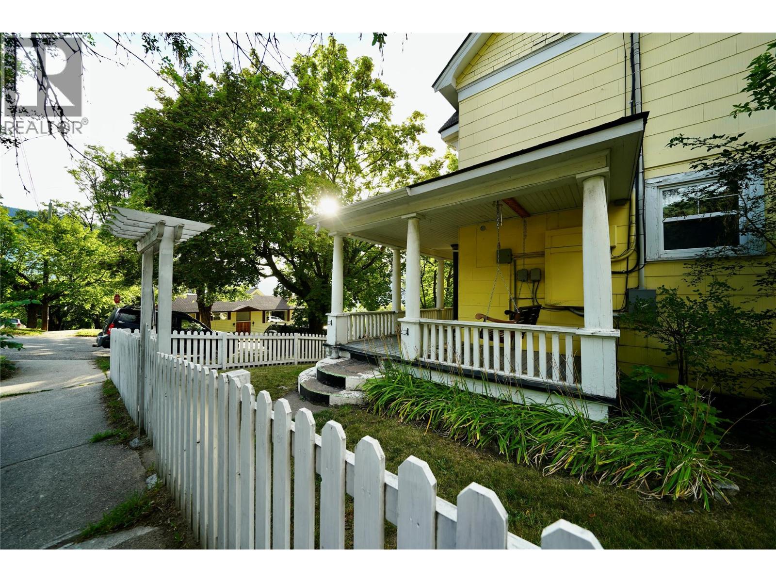 723 Hendryx Street, Nelson, British Columbia  V1L 2B1 - Photo 7 - 10330571