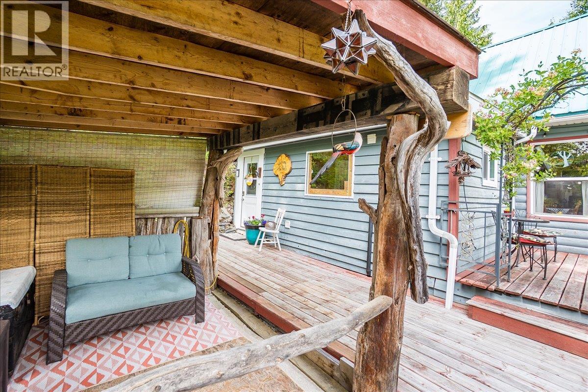 5529 Highway 31, Mirror Lake, British Columbia  V0G 1M0 - Photo 33 - 10355136