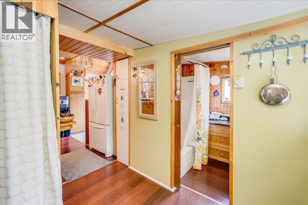 5529 Highway 31, Mirror Lake, British Columbia  V0G 1M0 - Photo 46 - 10355136