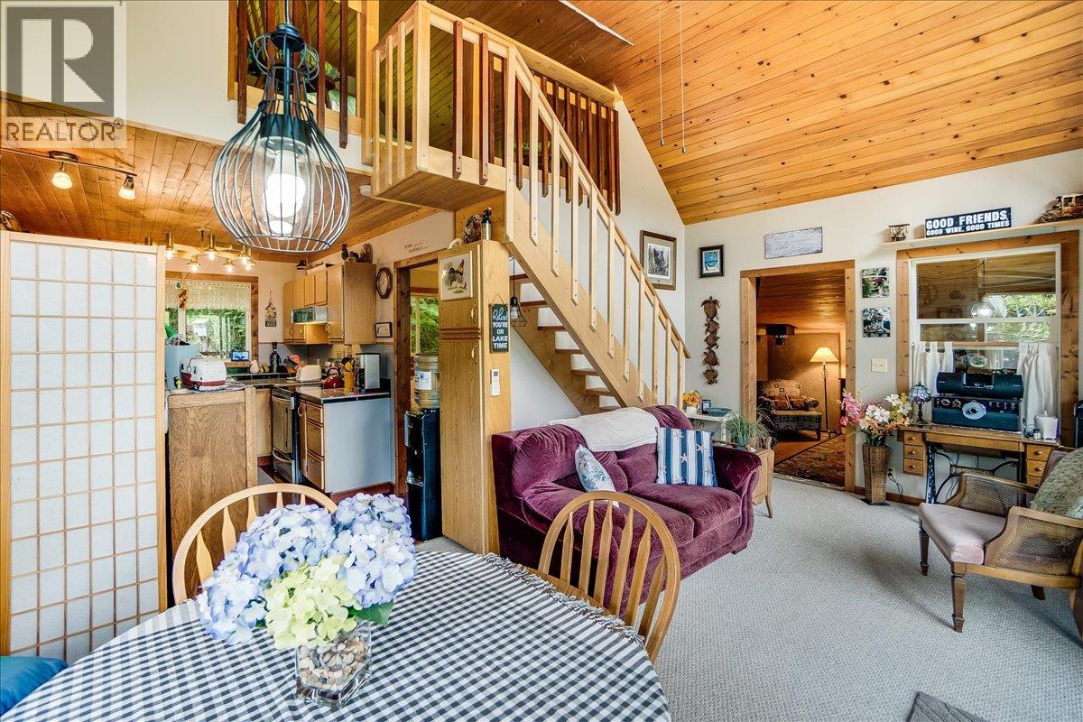 5529 Highway 31, Mirror Lake, British Columbia  V0G 1M0 - Photo 60 - 10355136