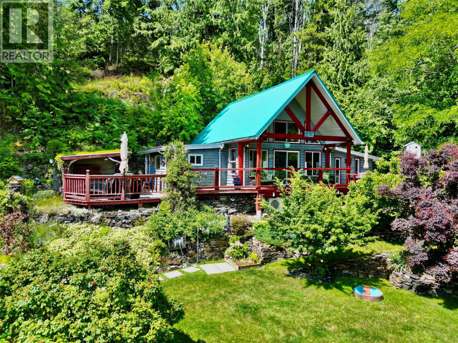 5529 Highway 31, Mirror Lake, British Columbia  V0G 1M0 - Photo 2 - 10355136