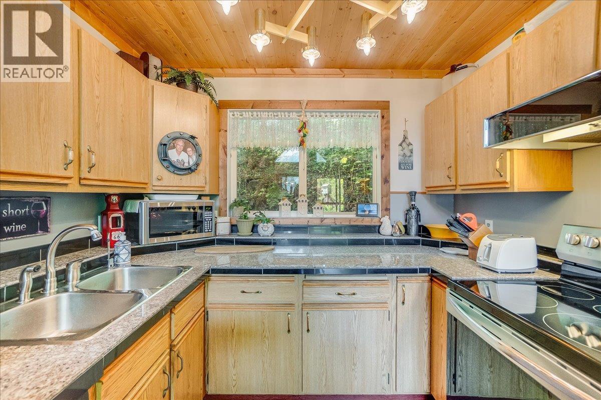 5529 Highway 31, Mirror Lake, British Columbia  V0G 1M0 - Photo 54 - 10355136