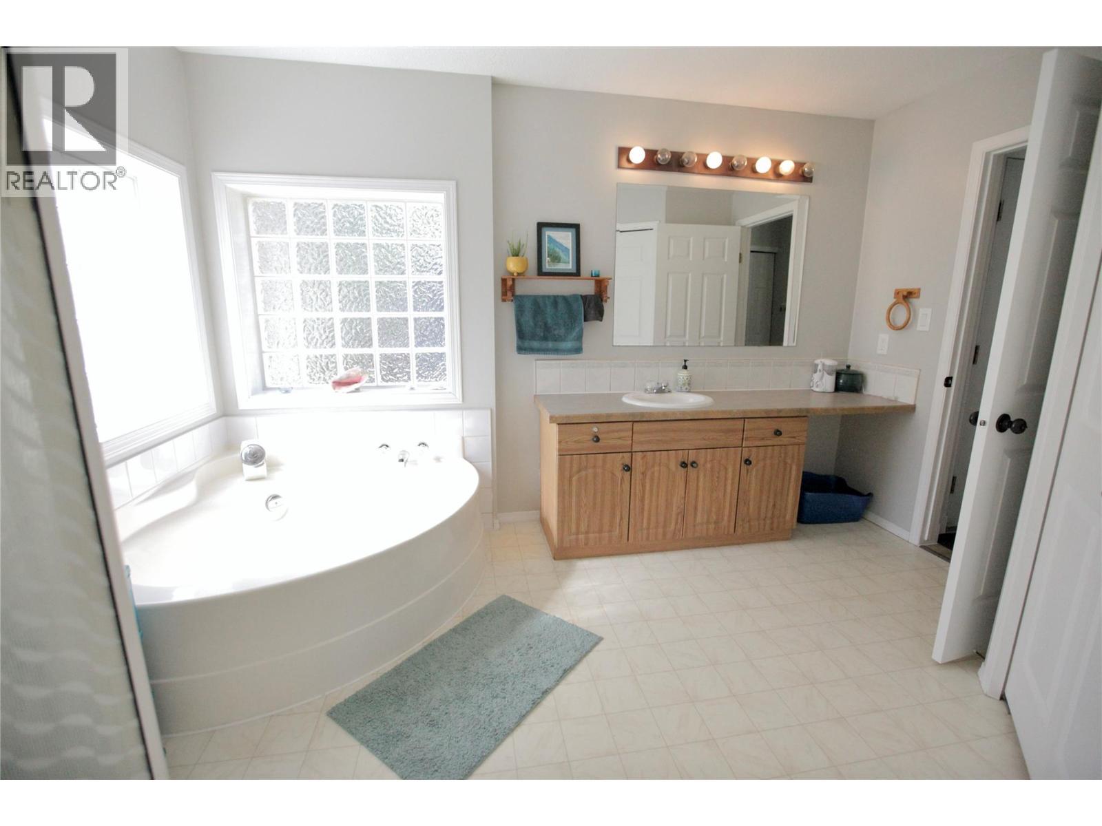 700 Heyland Road, Balfour, British Columbia  V0G 1C0 - Photo 49 - 10340327