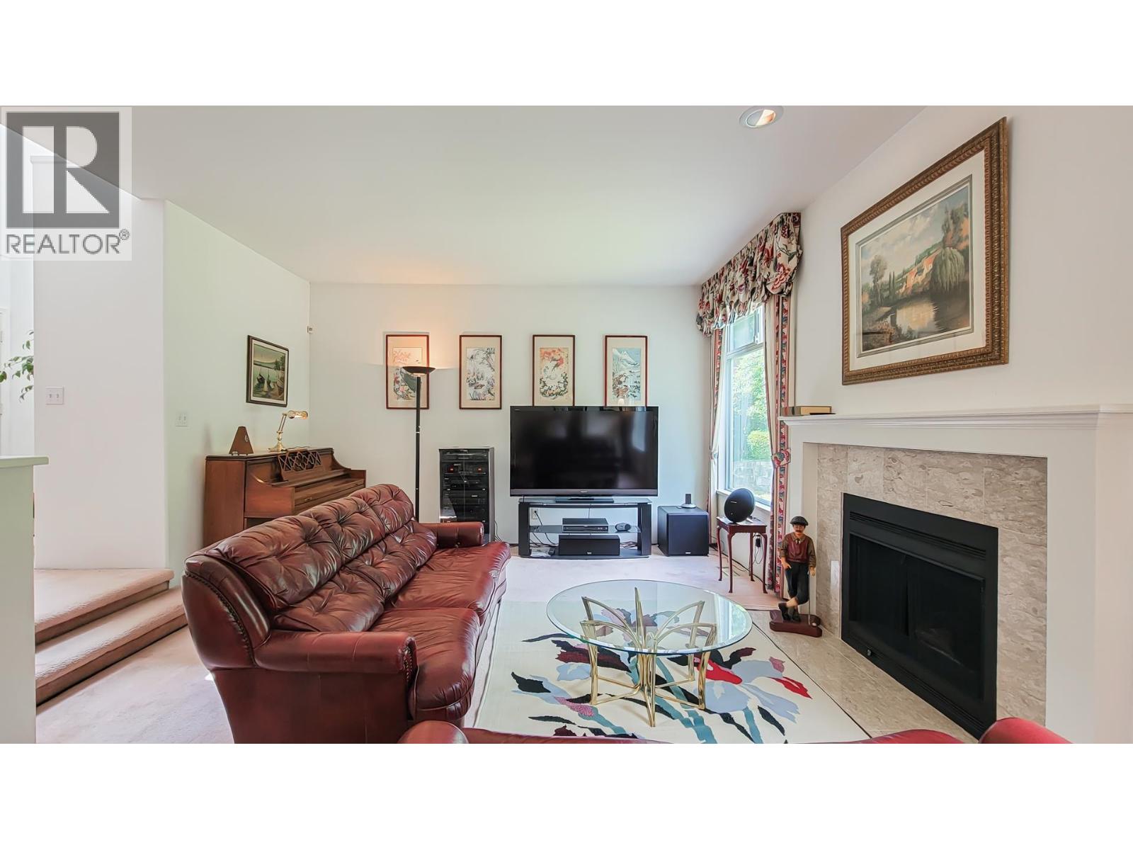 1406 Vistaview Court, Coquitlam, British Columbia  V3E 2P3 - Photo 4 - R3043065