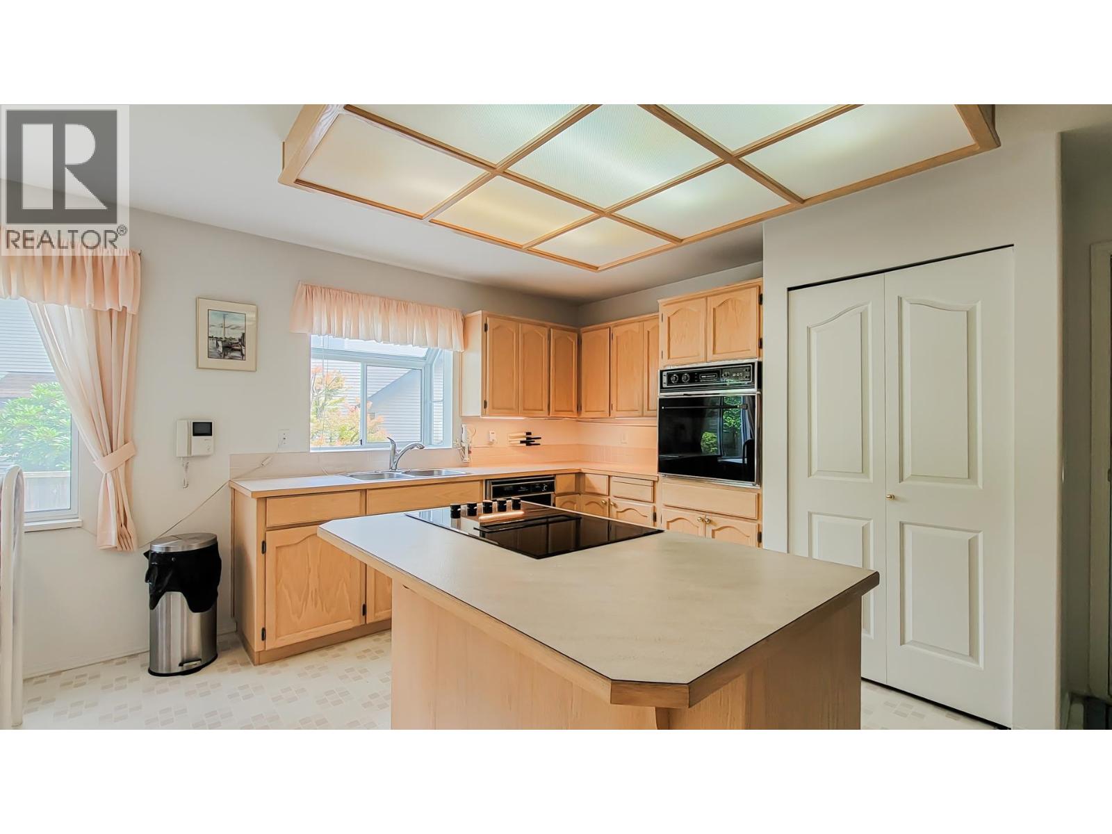 1406 Vistaview Court, Coquitlam, British Columbia  V3E 2P3 - Photo 15 - R3043065