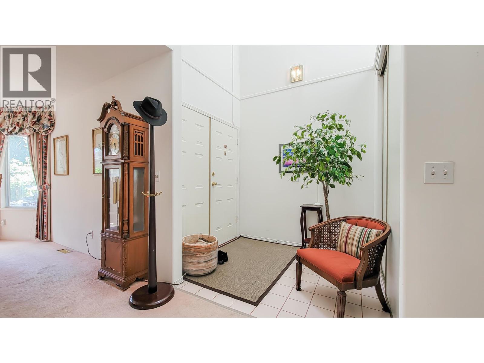 1406 Vistaview Court, Coquitlam, British Columbia  V3E 2P3 - Photo 2 - R3043065