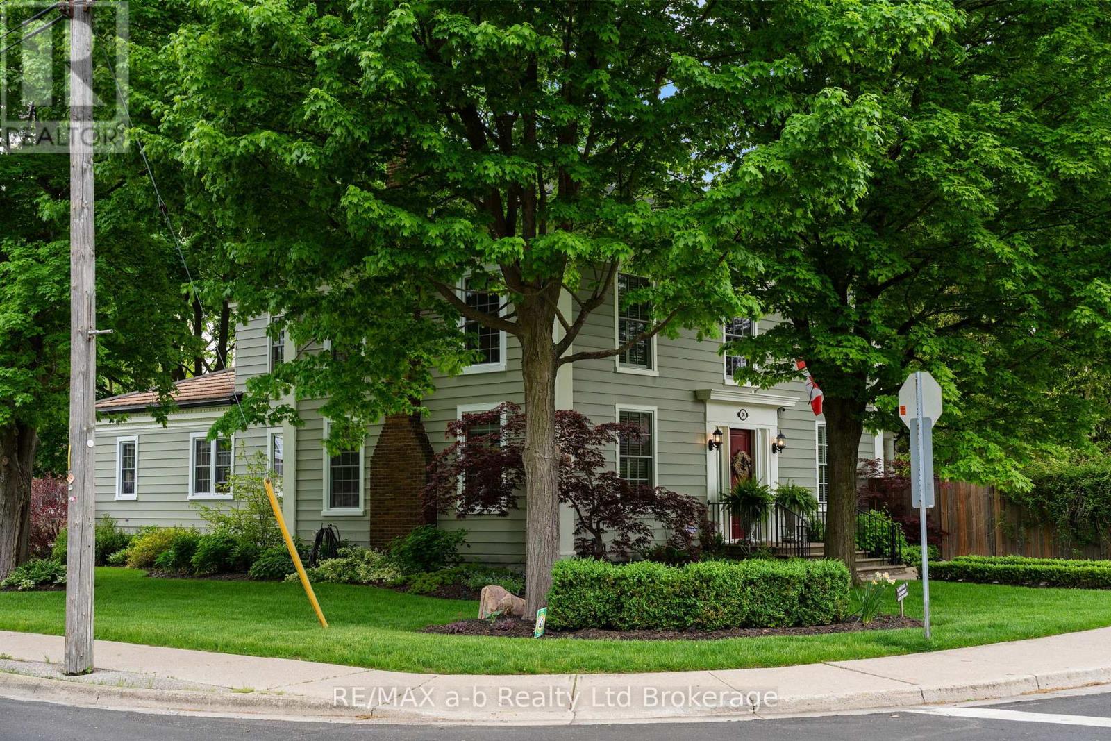 74 Centre Street, Aylmer, Ontario  N5H 2G5 - Photo 3 - X12379594
