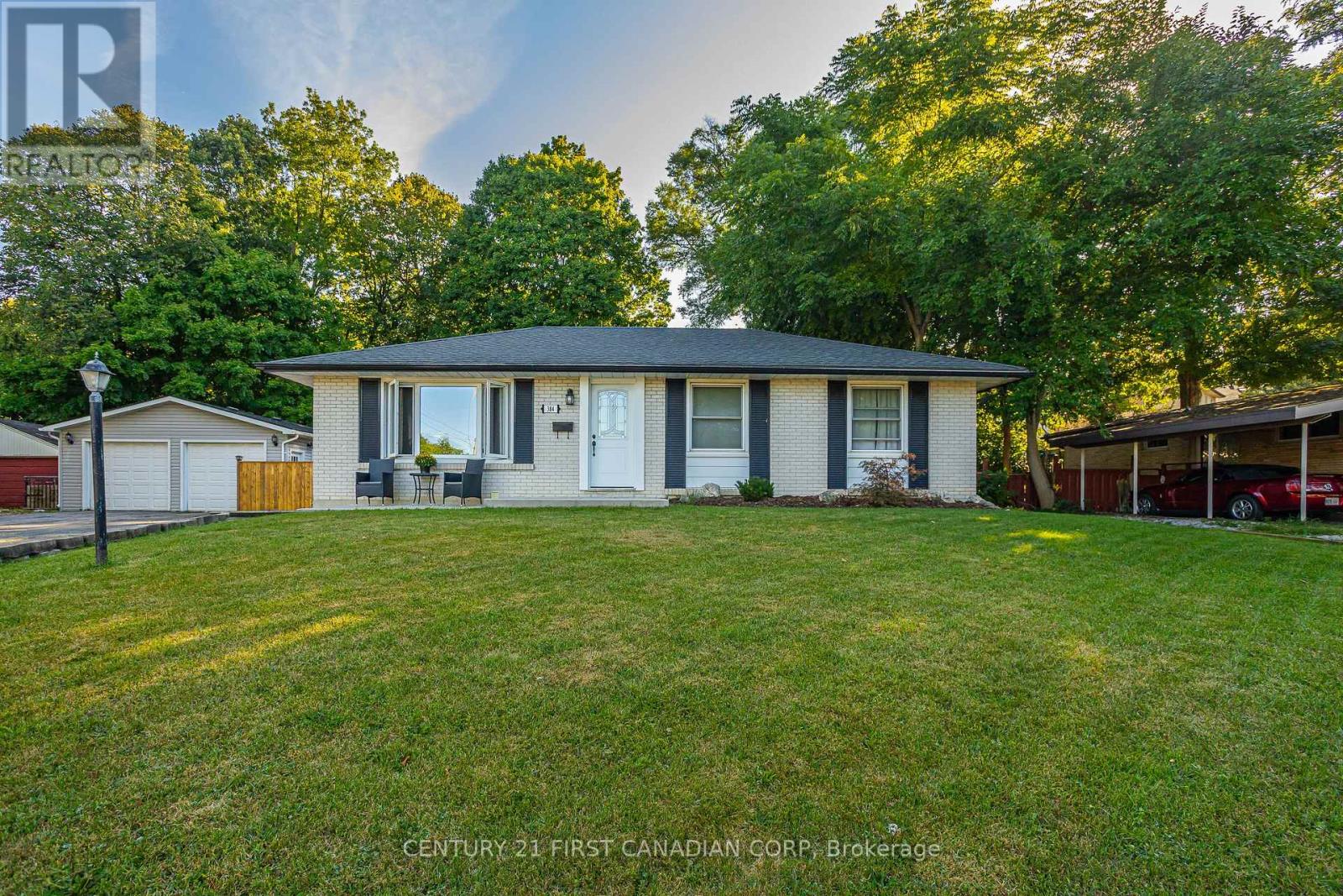 384 Briarhill Avenue, London East, Ontario  N5Y 1N9 - Photo 1 - X12379596