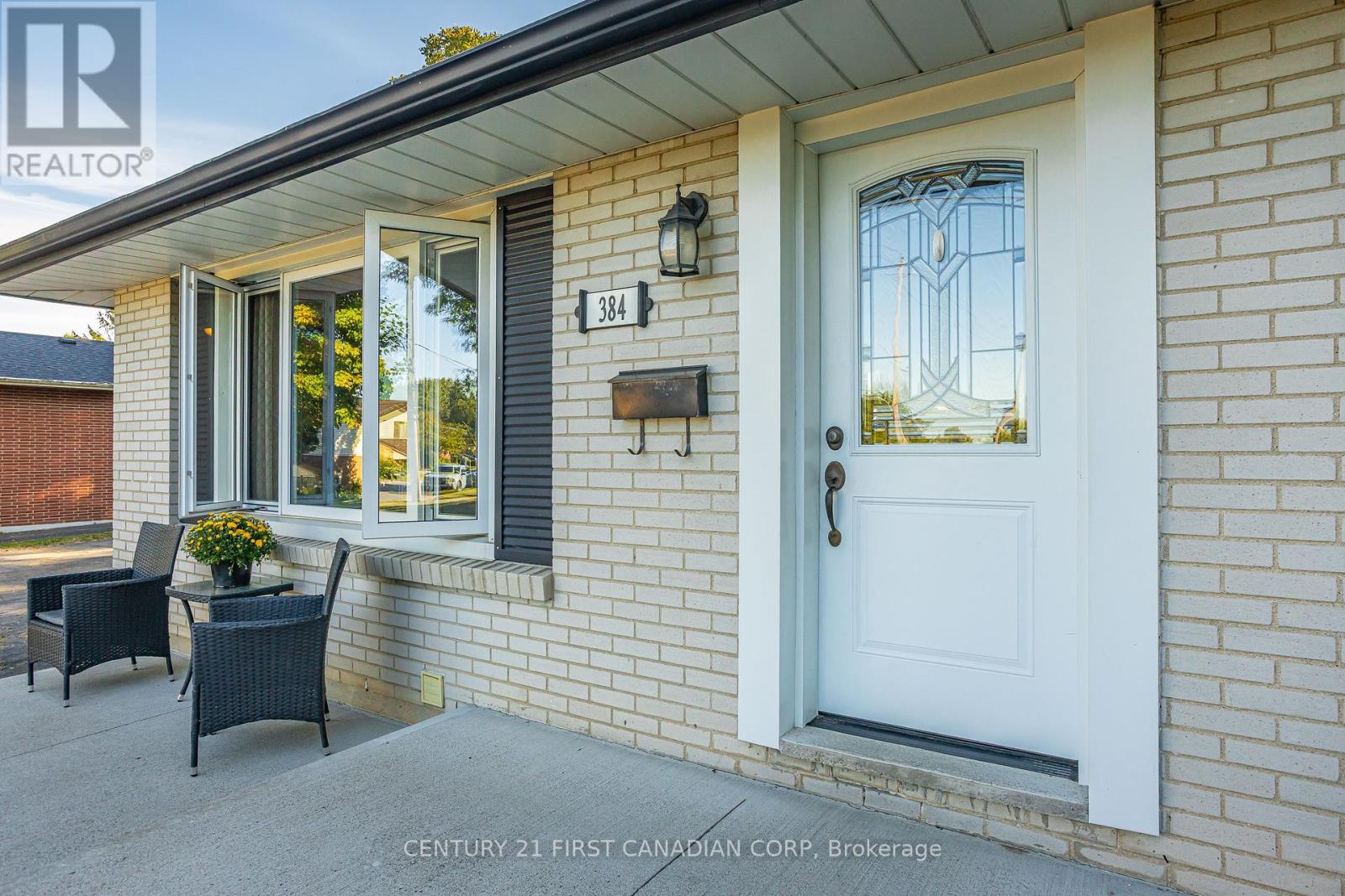 384 Briarhill Avenue, London East, Ontario  N5Y 1N9 - Photo 3 - X12379596