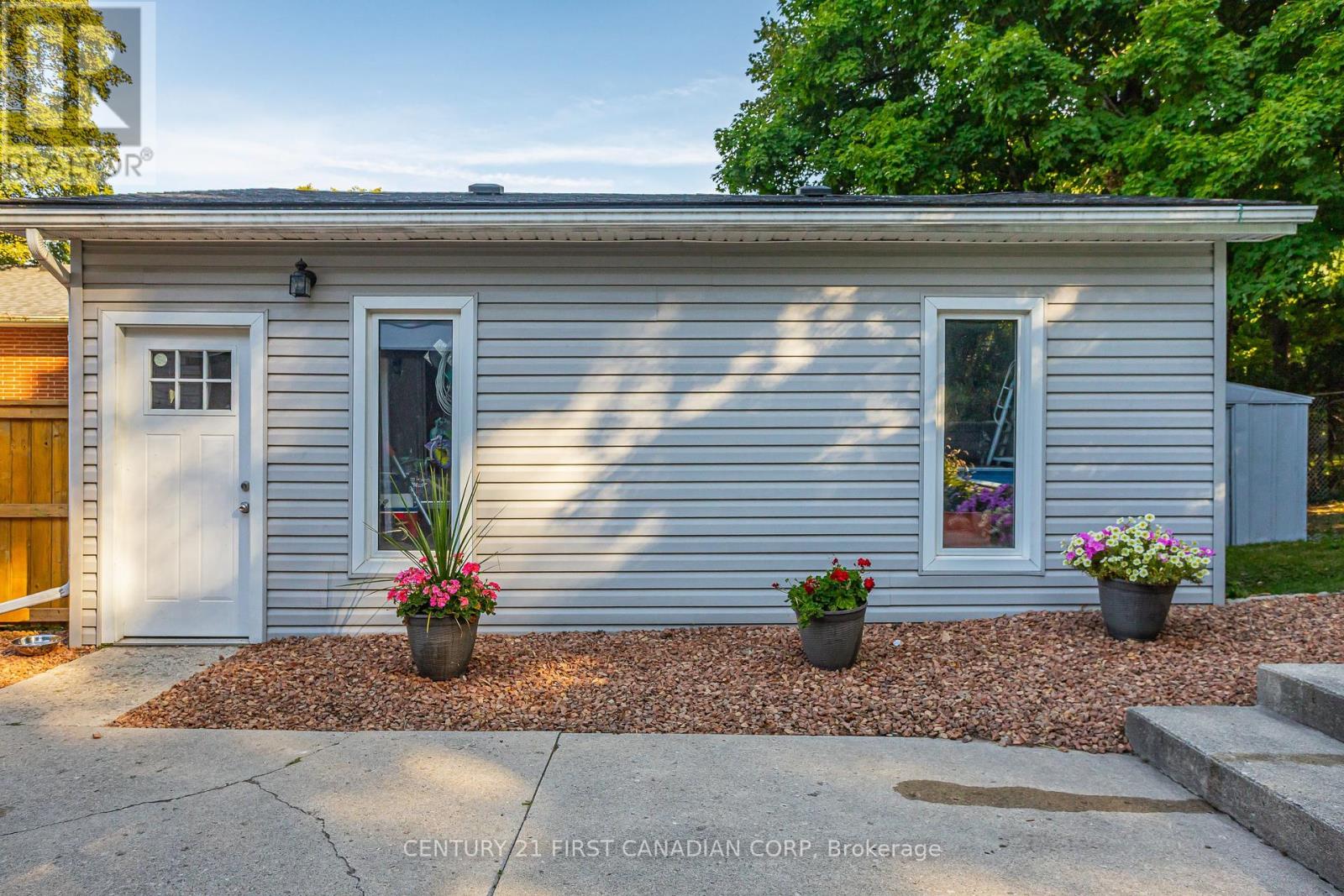 384 Briarhill Avenue, London East, Ontario  N5Y 1N9 - Photo 42 - X12379596