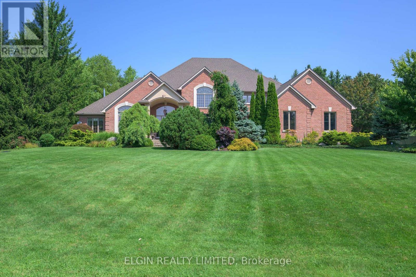 42672 Meadow Wood Lane, Central Elgin, Ontario  N0L 2L0 - Photo 2 - X12379640