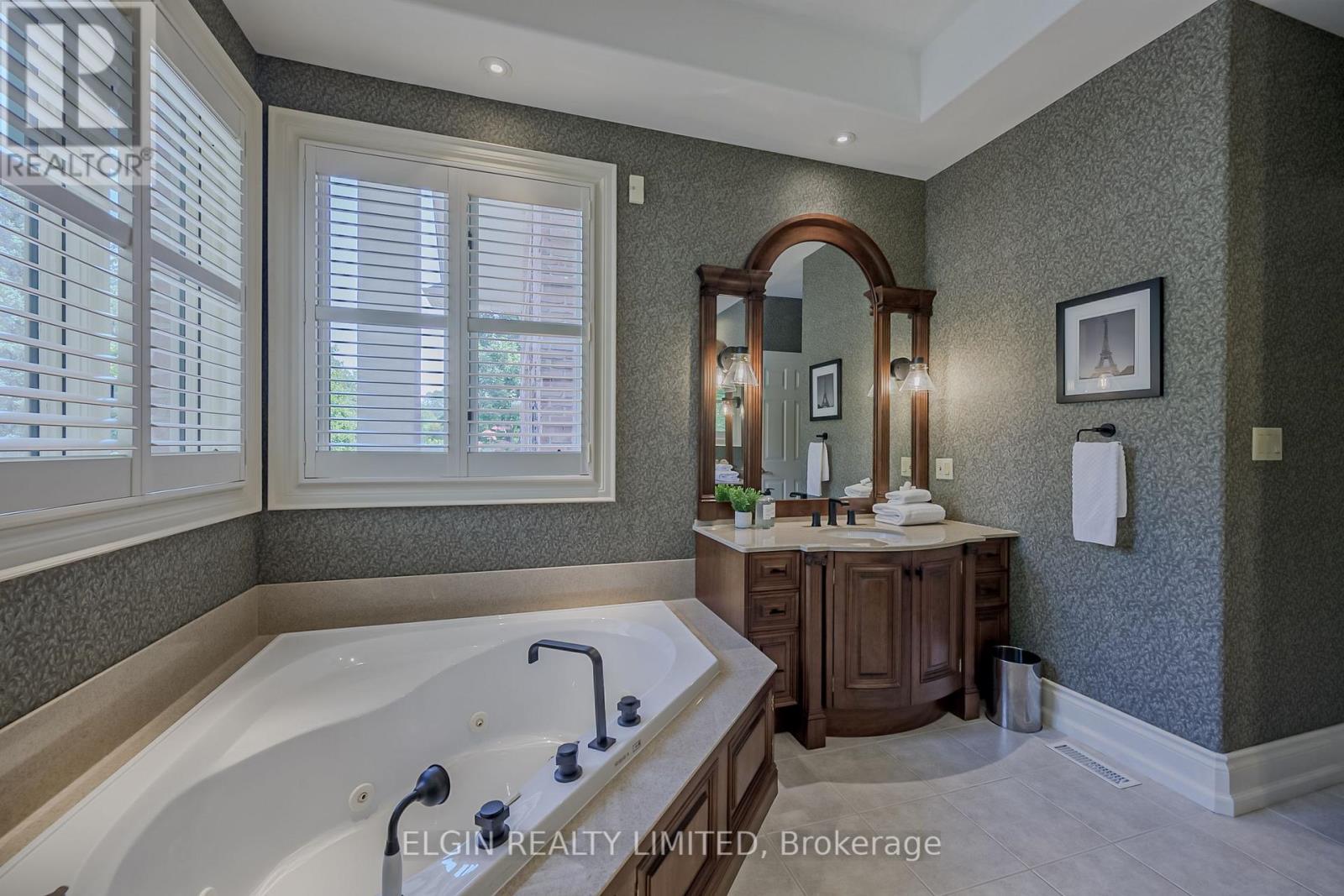 42672 Meadow Wood Lane, Central Elgin, Ontario  N0L 2L0 - Photo 40 - X12379640