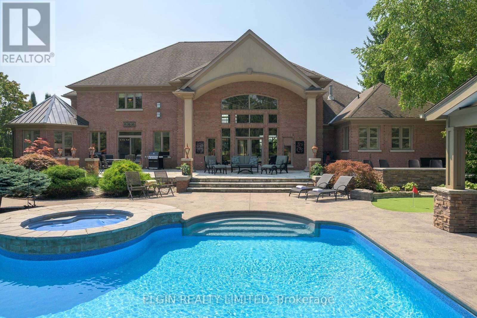 42672 Meadow Wood Lane, Central Elgin, Ontario  N0L 2L0 - Photo 7 - X12379640