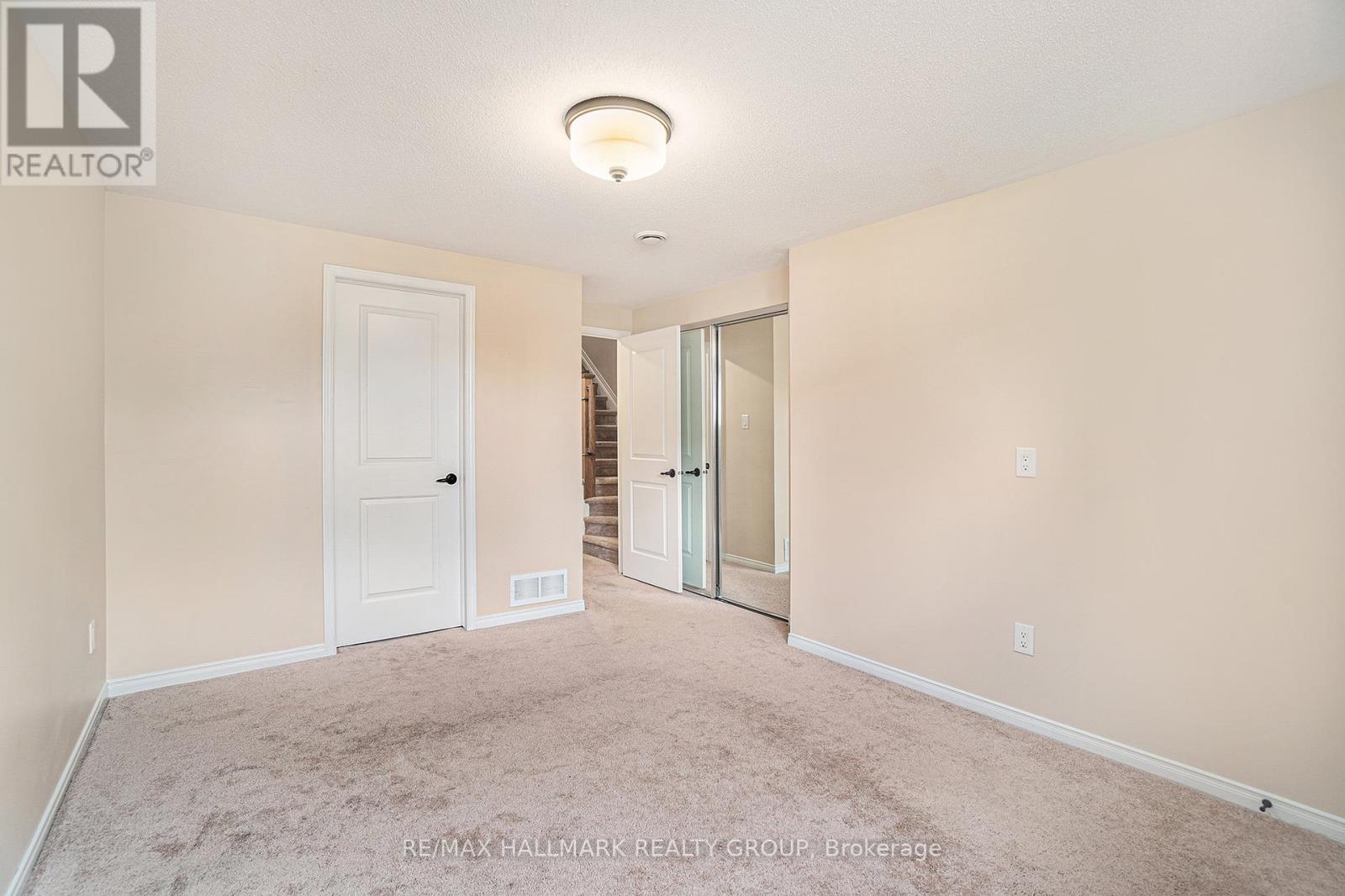 17 - 170 Den Haag Drive, Ottawa, Ontario  K1K 2V7 - Photo 26 - X12379601