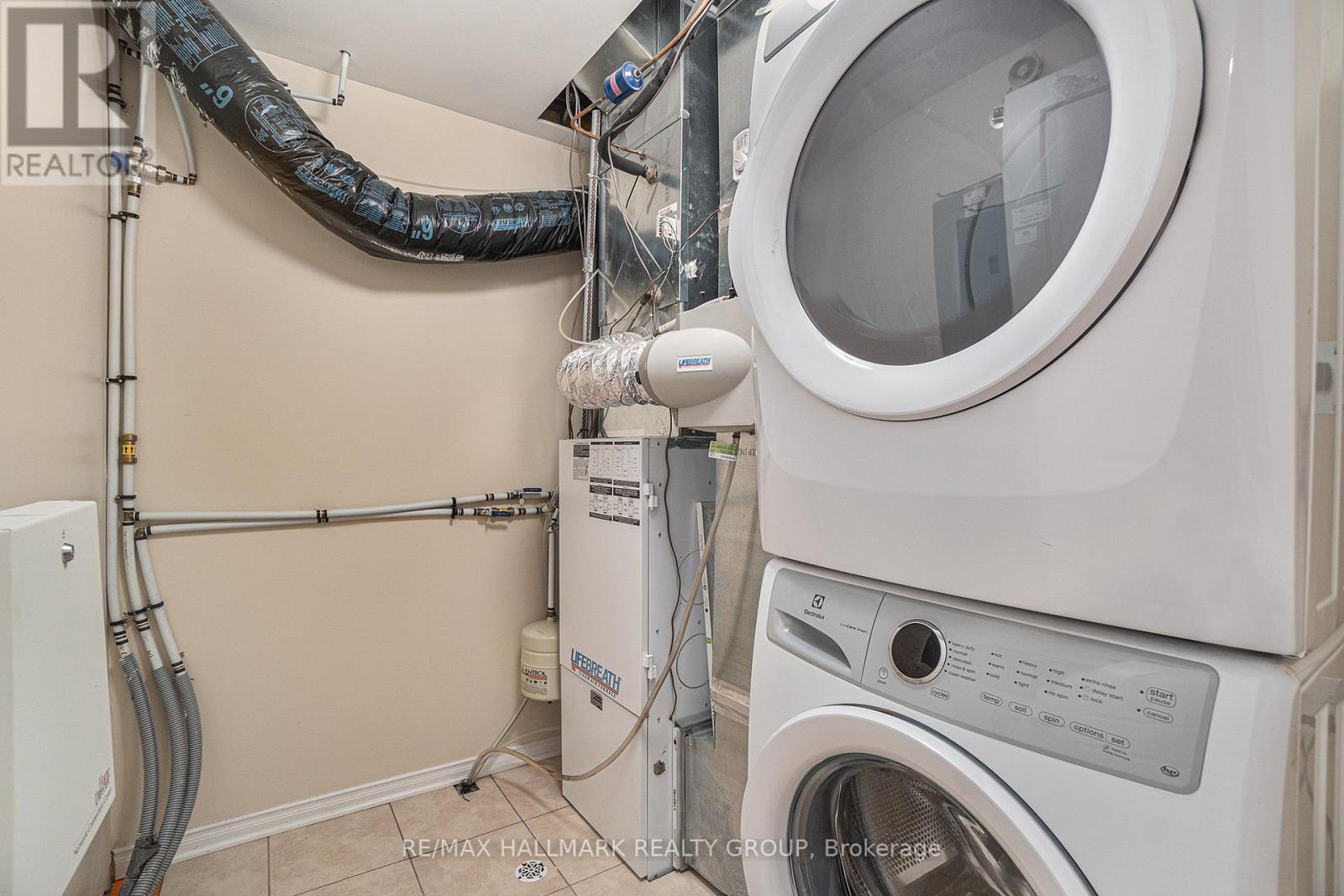 17 - 170 Den Haag Drive, Ottawa, Ontario  K1K 2V7 - Photo 28 - X12379601
