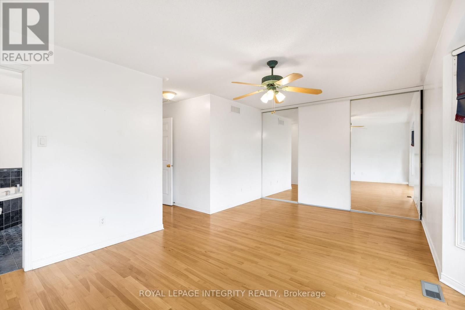 1659 Toulouse Crescent, Ottawa, Ontario  K1C 6K5 - Photo 12 - X12379619