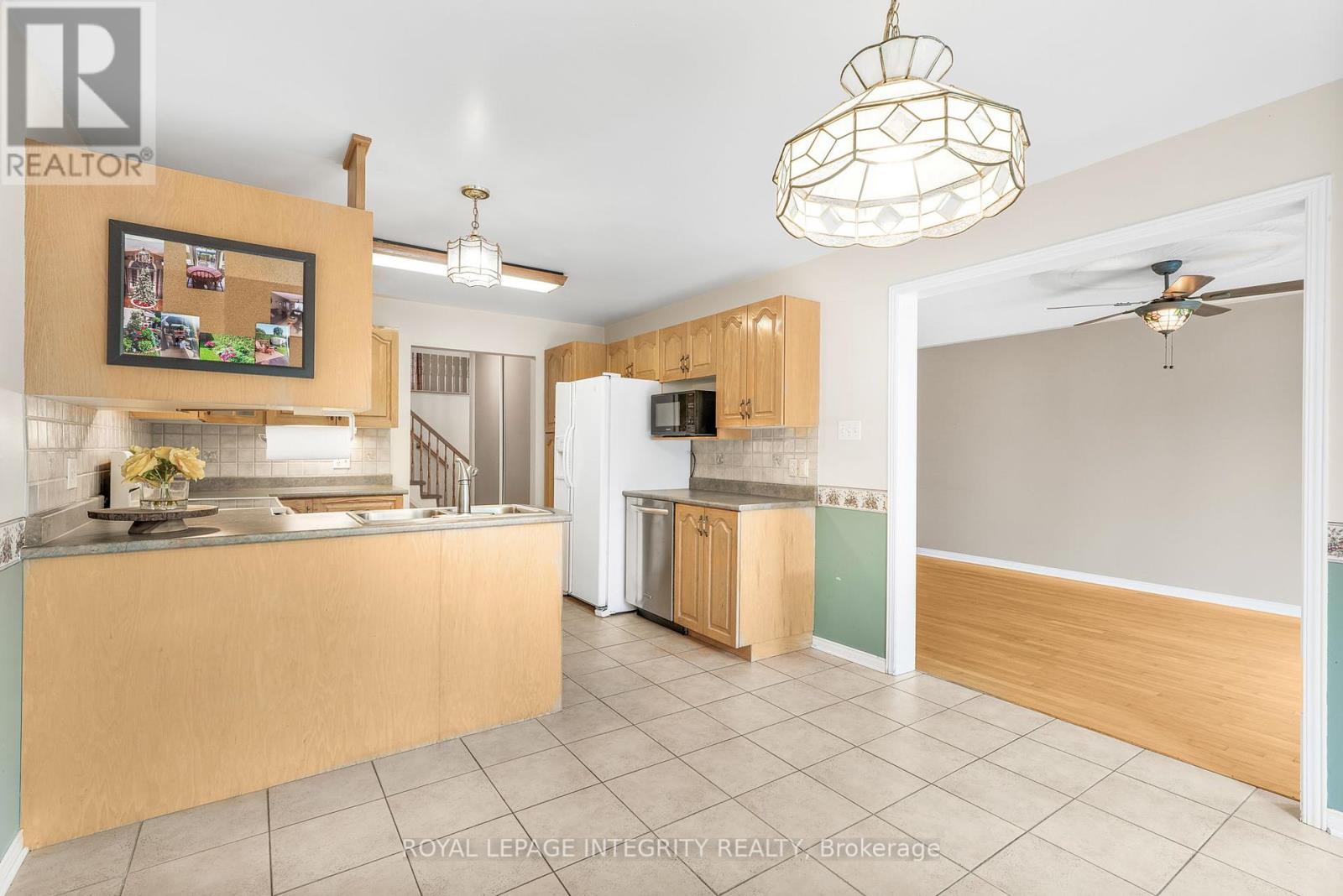 1659 Toulouse Crescent, Ottawa, Ontario  K1C 6K5 - Photo 7 - X12379619