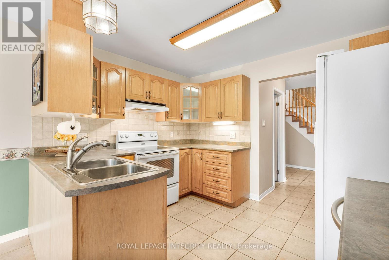 1659 Toulouse Crescent, Ottawa, Ontario  K1C 6K5 - Photo 8 - X12379619