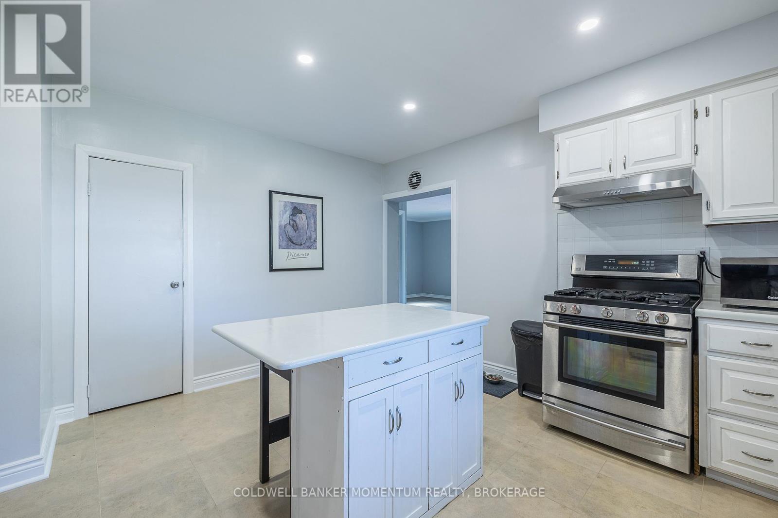 6389 Locus Avenue, Niagara Falls, Ontario  L2G 4K4 - Photo 11 - X12379579