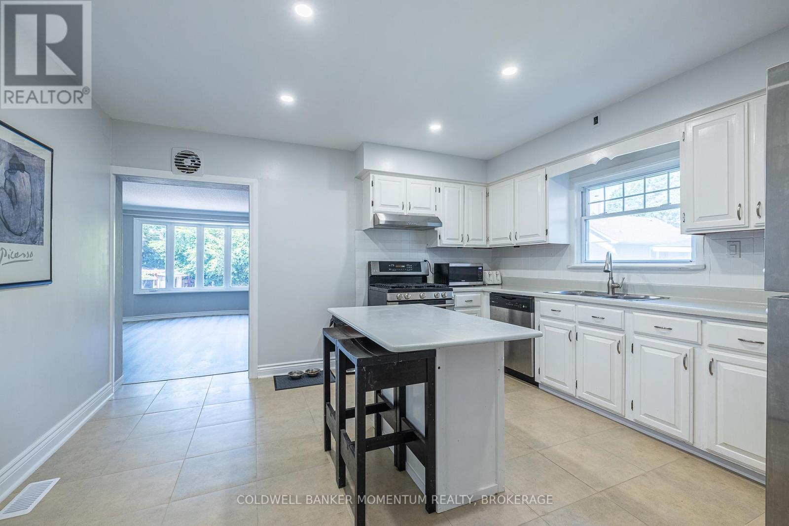 6389 Locus Avenue, Niagara Falls, Ontario  L2G 4K4 - Photo 12 - X12379579