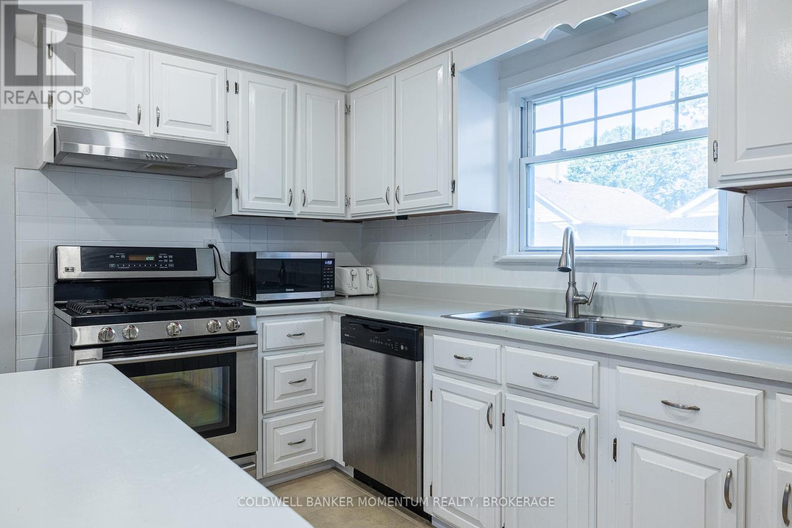 6389 Locus Avenue, Niagara Falls, Ontario  L2G 4K4 - Photo 14 - X12379579