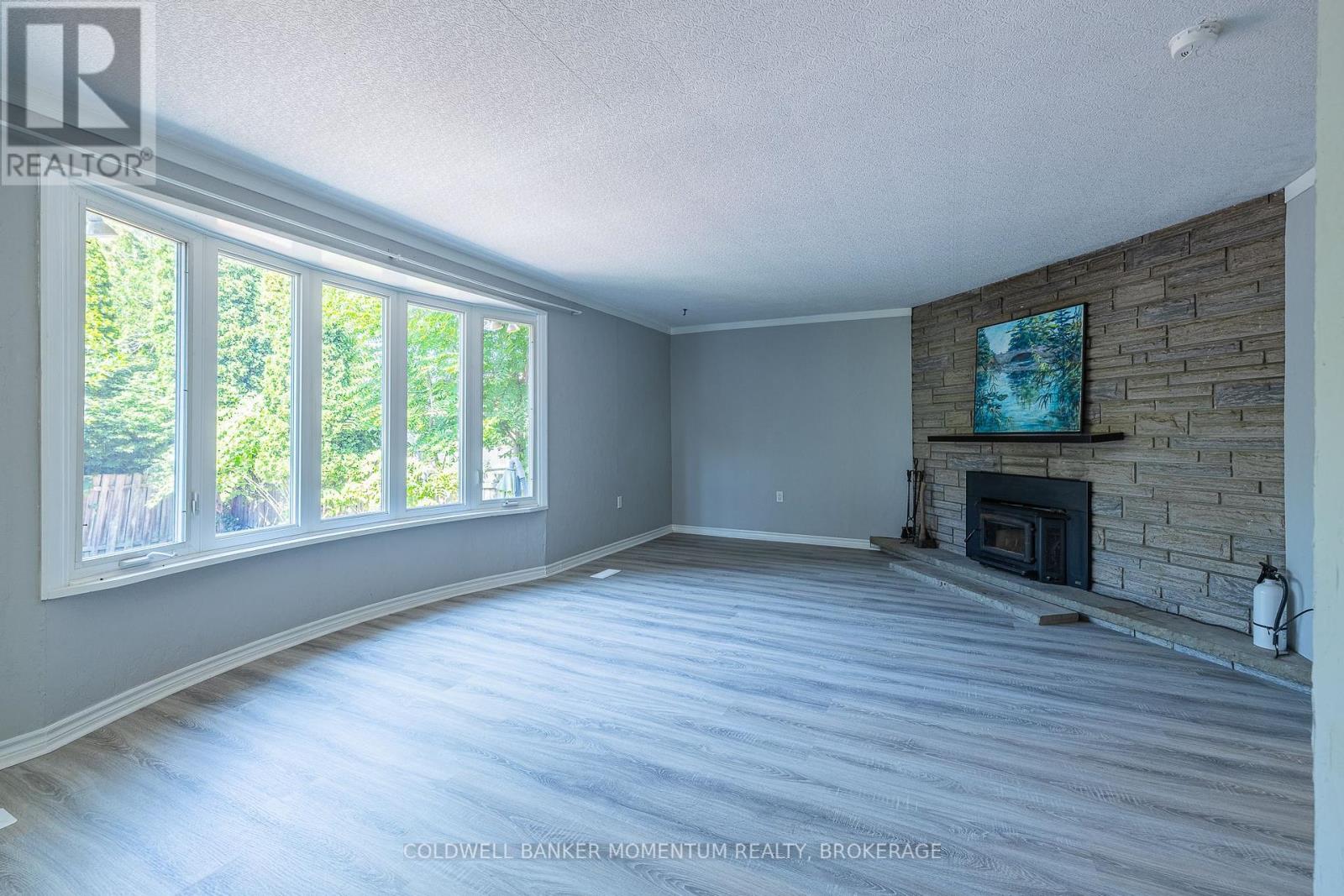 6389 Locus Avenue, Niagara Falls, Ontario  L2G 4K4 - Photo 16 - X12379579