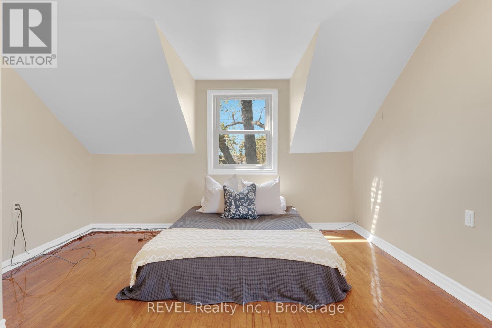 239 Becken Crescent, Welland, Ontario  L3B 5N4 - Photo 25 - X12379610