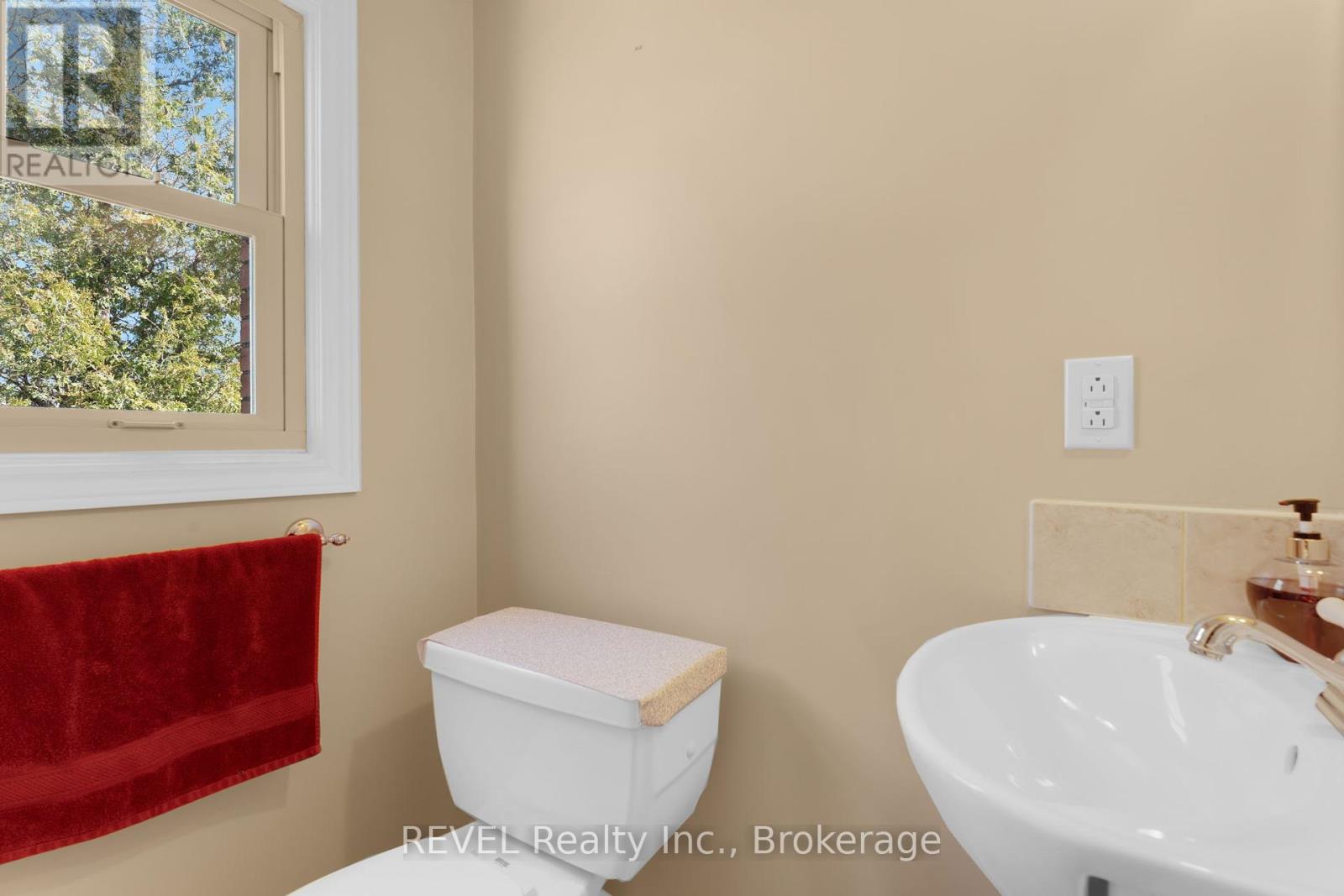 239 Becken Crescent, Welland, Ontario  L3B 5N4 - Photo 27 - X12379610