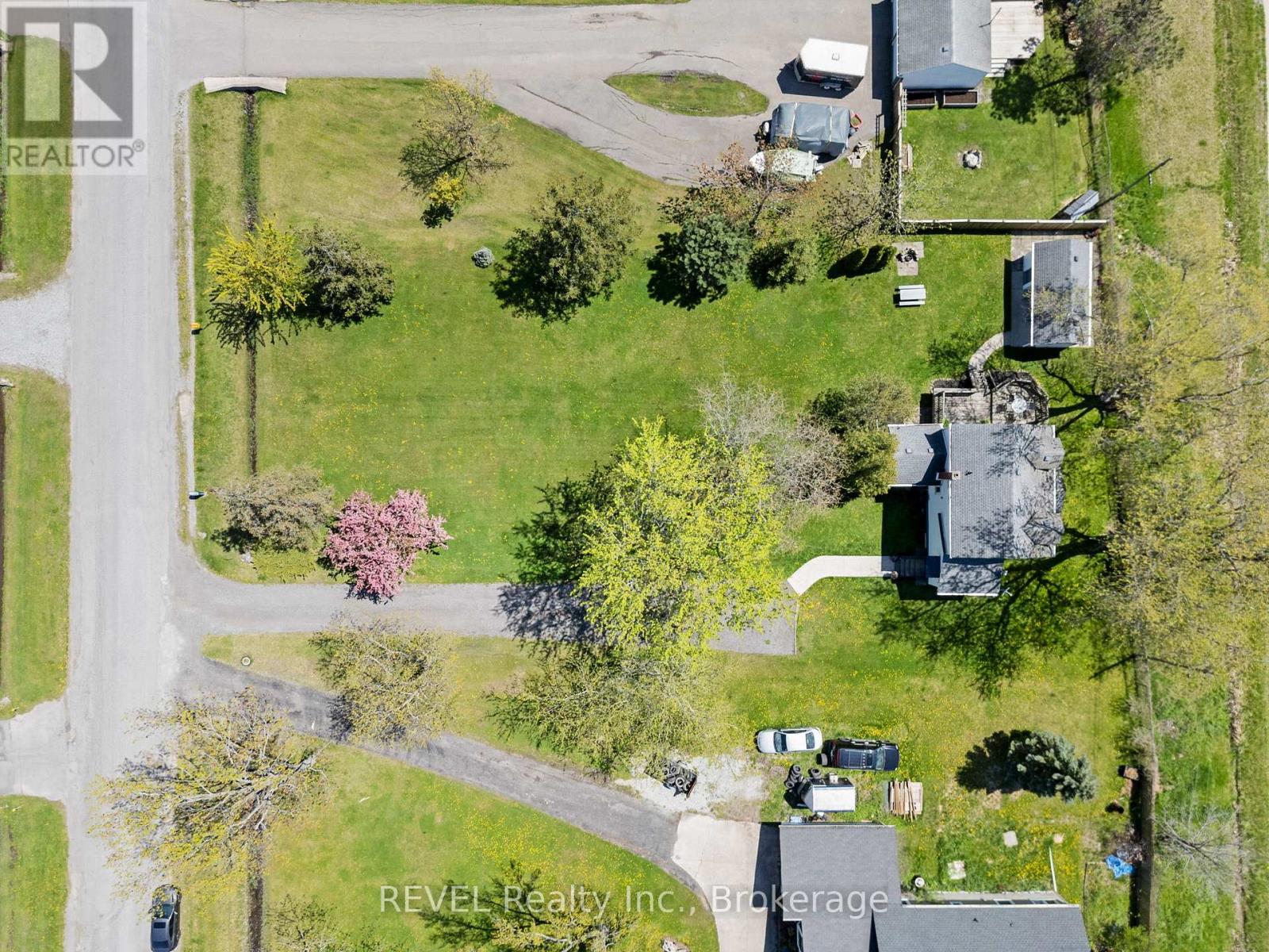 239 Becken Crescent, Welland, Ontario  L3B 5N4 - Photo 47 - X12379610