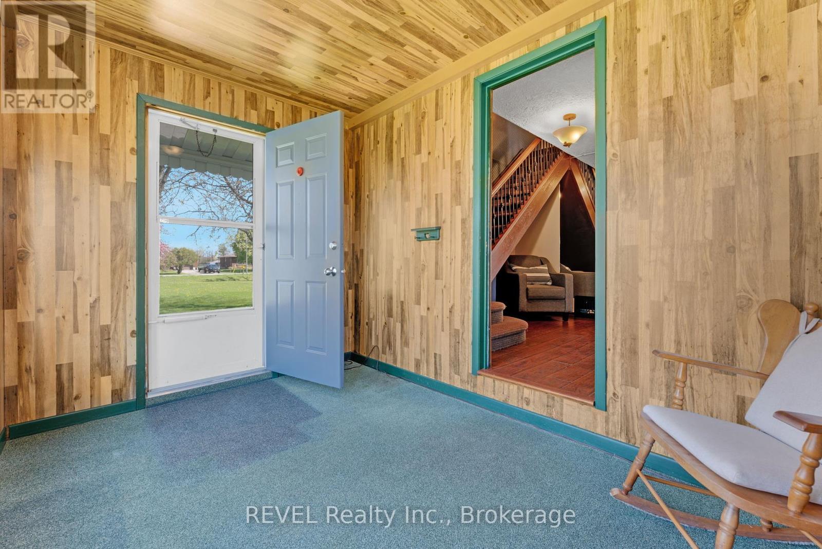 239 Becken Crescent, Welland, Ontario  L3B 5N4 - Photo 6 - X12379610
