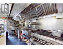 6 FAIRLAWN AVENUE, Toronto, Ontario