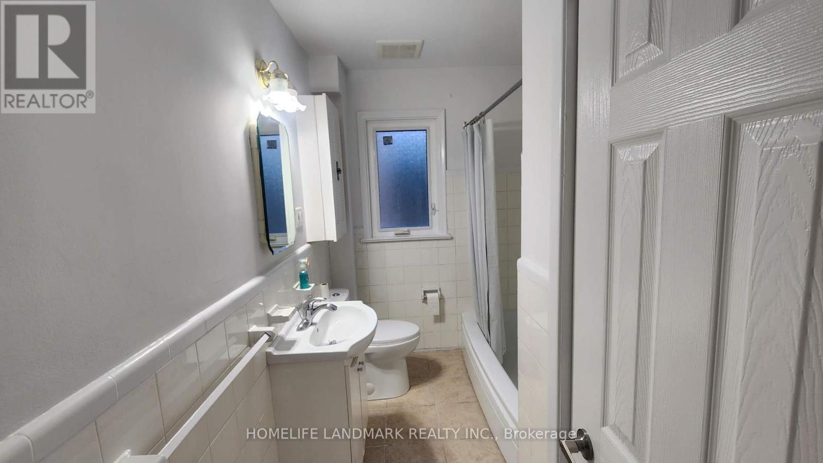 42 Cartier Crescent, Richmond Hill, Ontario  L4C 2N2 - Photo 21 - N12379578