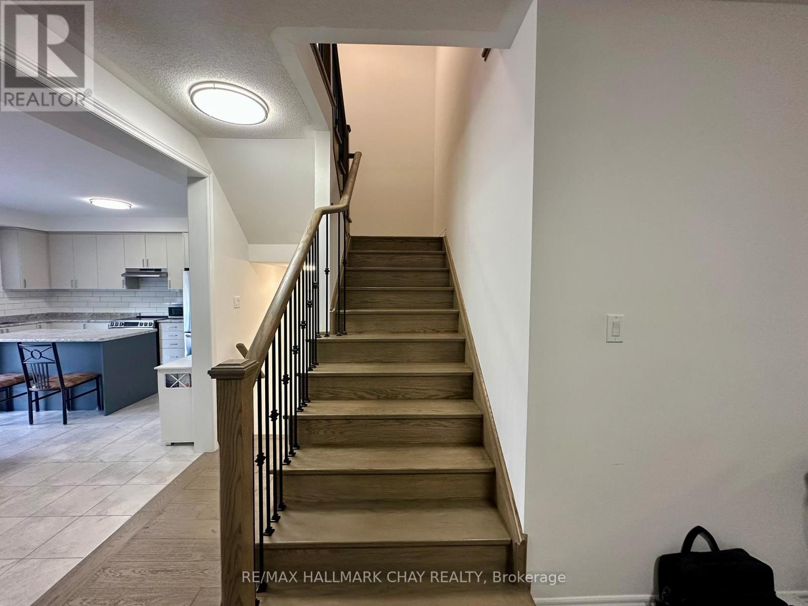 4 Wakefield Boulevard, Essa, Ontario  L0M 1B5 - Photo 11 - N12379606