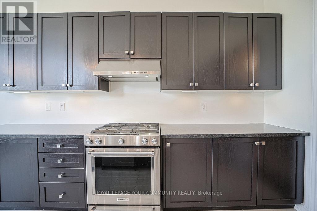 33 Deepwood Crescent, East Gwillimbury, Ontario  L9N 0L6 - Photo 15 - N12379625
