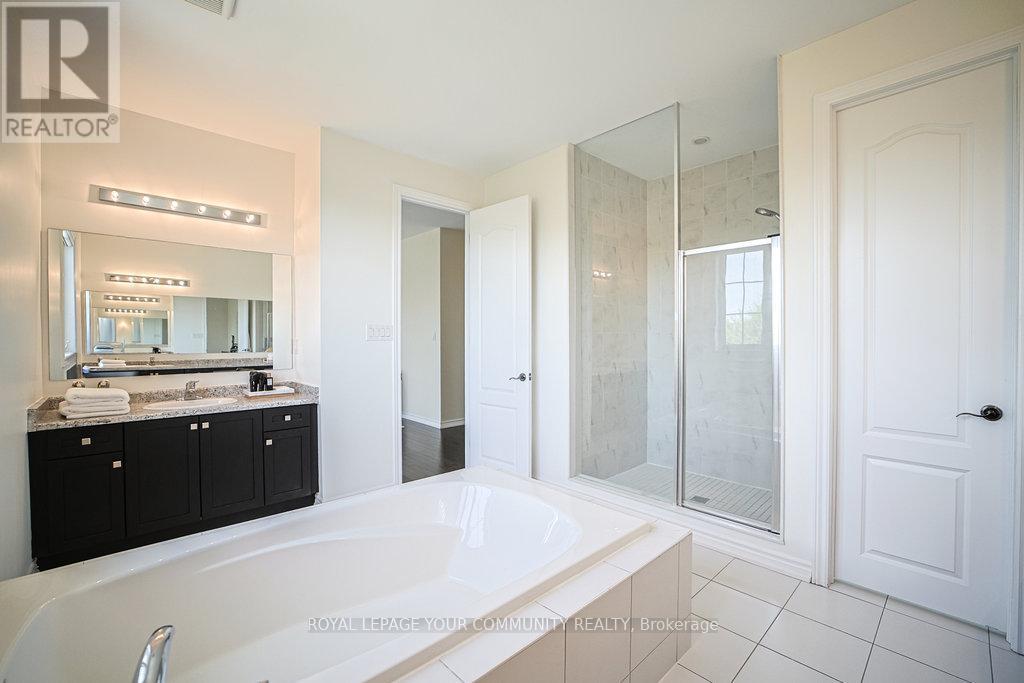 33 Deepwood Crescent, East Gwillimbury, Ontario  L9N 0L6 - Photo 33 - N12379625