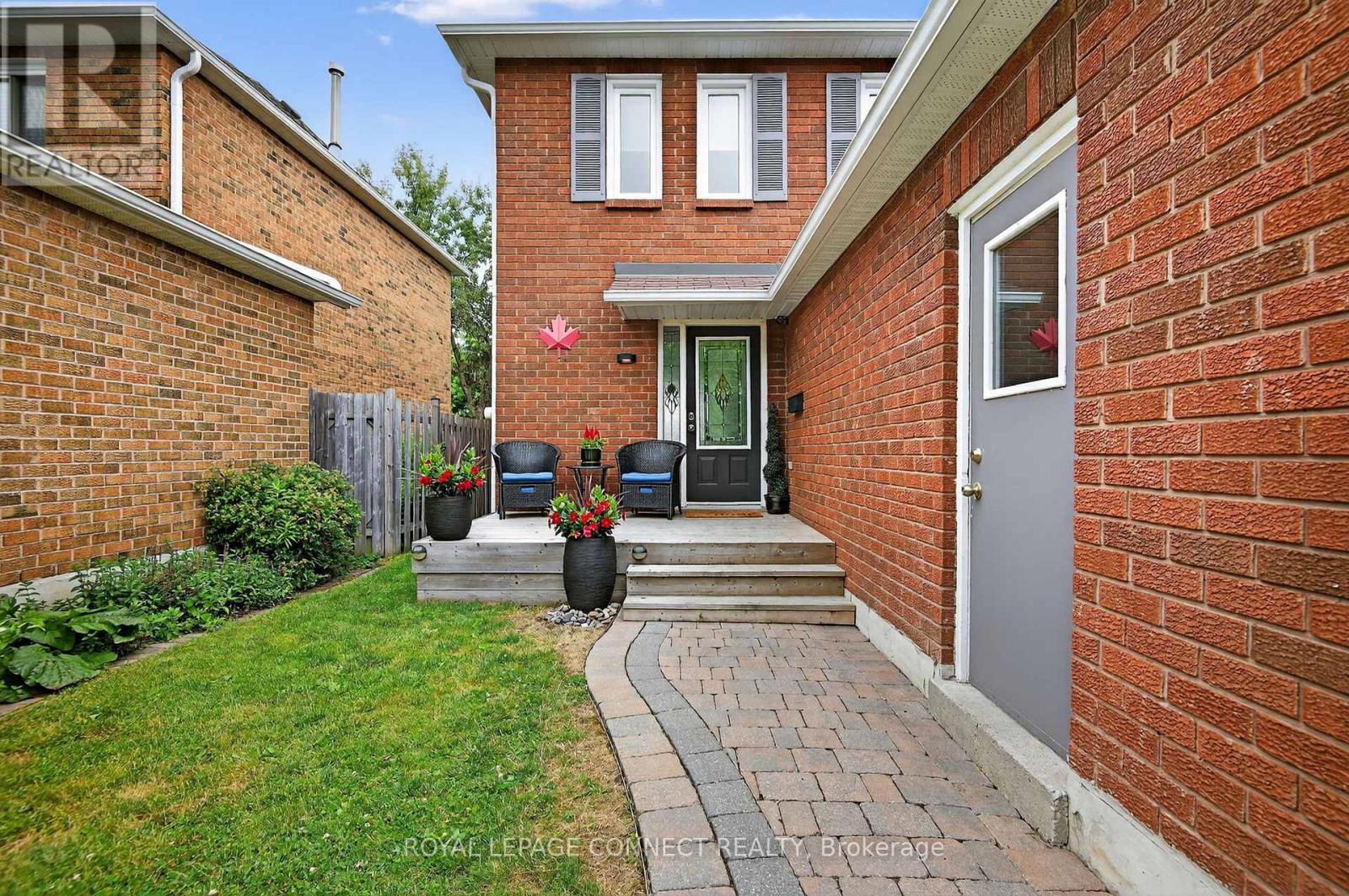 22 Crawford Rose Drive, Aurora, Ontario  L4G 4P3 - Photo 4 - N12379646