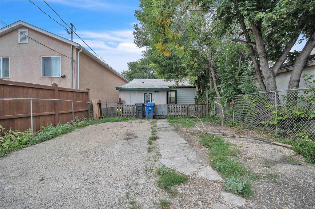 339 Union Avenue W, Winnipeg, Manitoba  R2L 0C9 - Photo 16 - 202522152