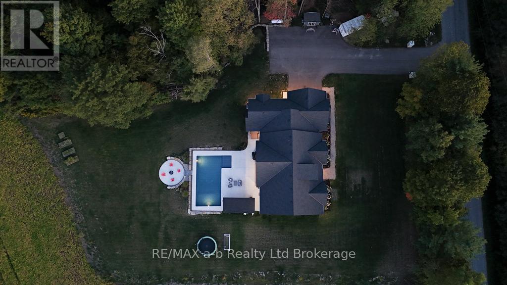 592 Carson Side Road, Norfolk, Ontario  N4G 4G9 - Photo 3 - X12379647