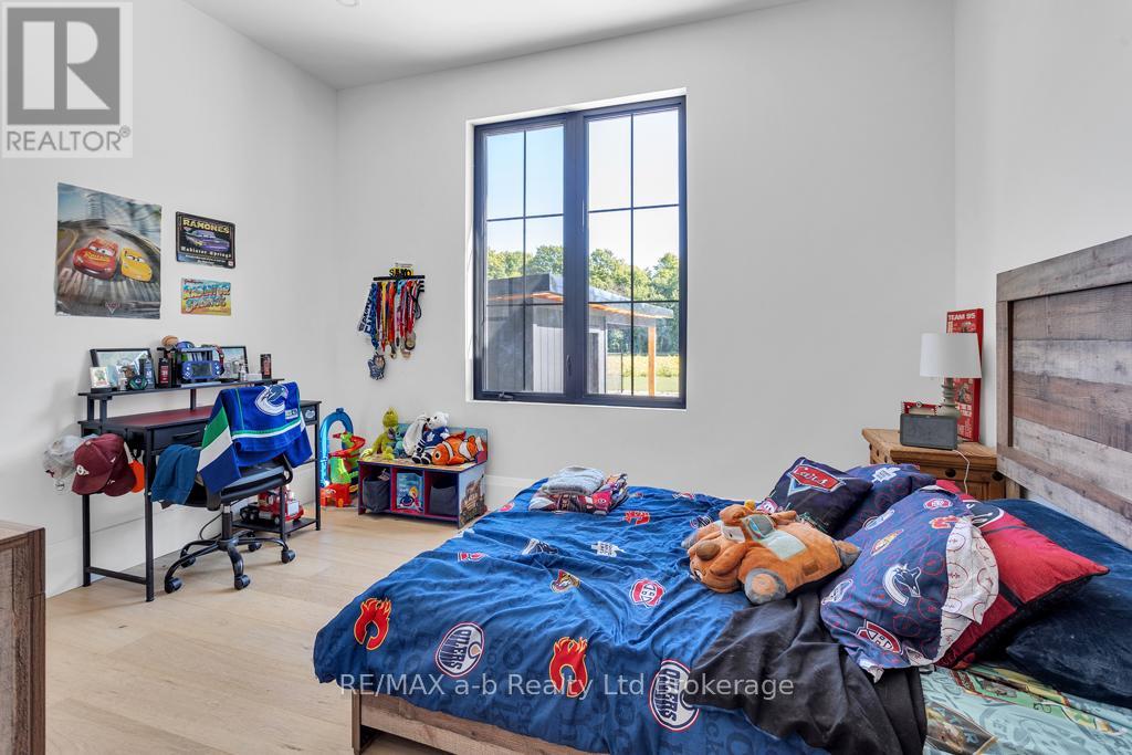 592 Carson Side Road, Norfolk, Ontario  N4G 4G9 - Photo 31 - X12379647