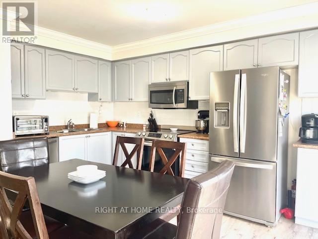 44 Senior Crescent, Cambridge, Ontario  N1T 2K6 - Photo 11 - X12379572