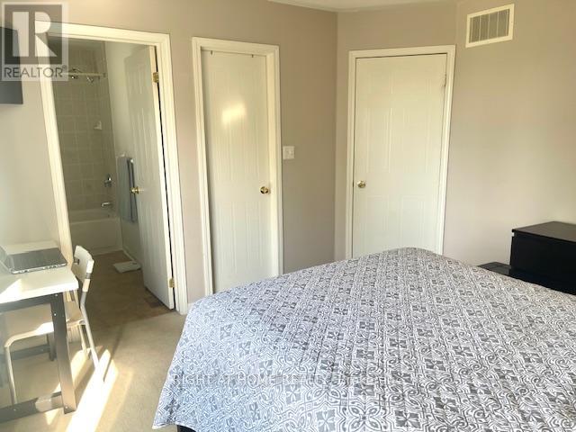 44 Senior Crescent, Cambridge, Ontario  N1T 2K6 - Photo 15 - X12379572