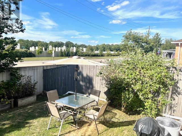 44 Senior Crescent, Cambridge, Ontario  N1T 2K6 - Photo 23 - X12379572