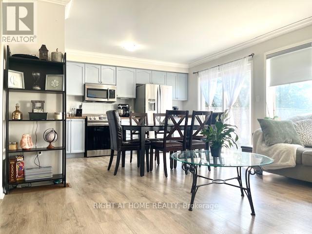 44 Senior Crescent, Cambridge, Ontario  N1T 2K6 - Photo 8 - X12379572