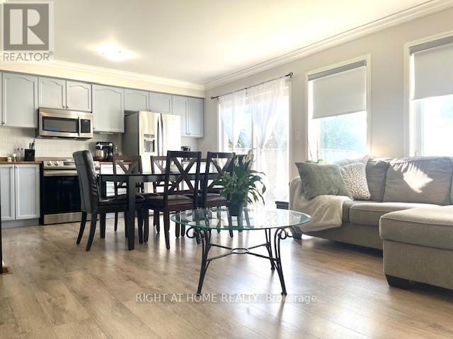 44 Senior Crescent, Cambridge, Ontario  N1T 2K6 - Photo 9 - X12379572