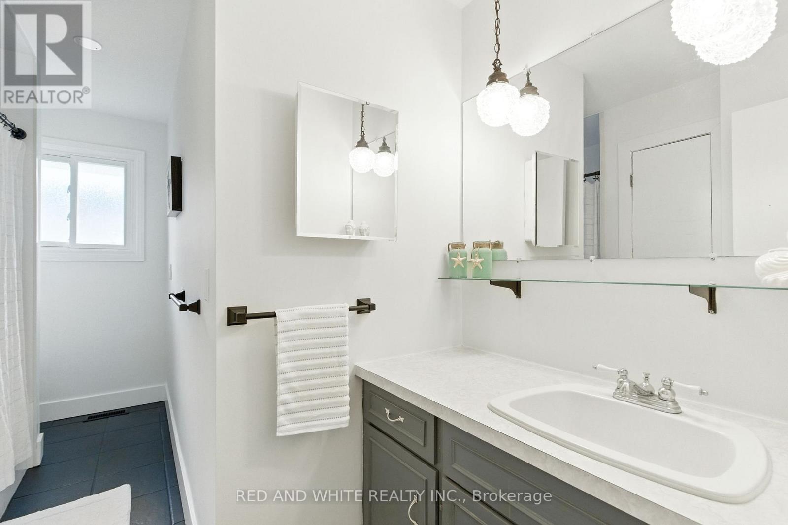 210 Northlake Drive, Waterloo, Ontario  N2V 1A8 - Photo 22 - X12379622